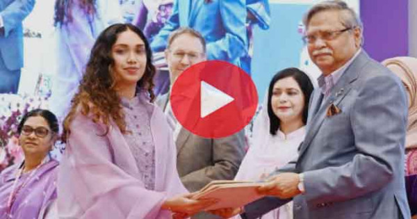 অদম্য নারী